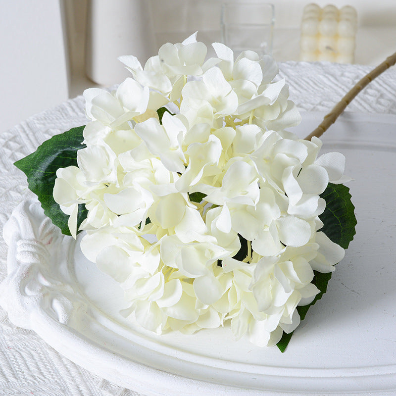 Artificial Hydrangea Single Stem with Leaves, Silk Fake Flowers, Vase Arrangement for Home Decor, Wedding & Party Floral Decoration Product Introduction